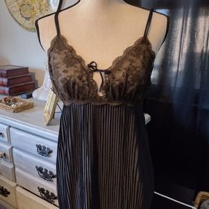 Van Roalte vintage pleated nightgown